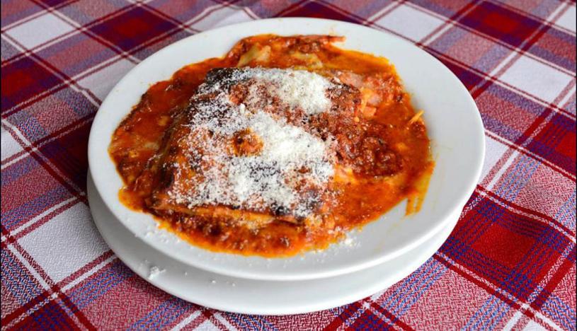 El Italiano. Sus lasañas se caracterizan por su espectacular salsa. Anímate a probarlas en sus presentaciones tradicional y vegetariana. Su local está ubicado en Jr. Enrique León García 376 Urb. Sta. Catalina, La Victoria. La  atención es de martes a viernes de 1:00 a 4:00 p.m. y de  6:00 a 11:00 p.m. (Foto: Facebook/ El Italiano)