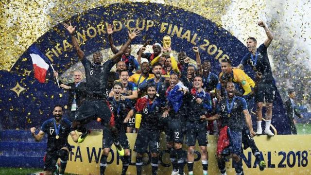 La selección de Francia se consagró campeona este 2018 en la Copa del Mundo desarrollada en Rusia. Aquí te dejamos una galería con las mejores imágenes del coronamiento del conjunto galo (Foto: AFP)