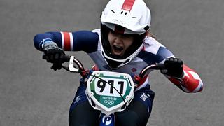 La ciclista británica de BMX que pasó de recaudar dinero para participar en Tokio 2020 a ganar el oro