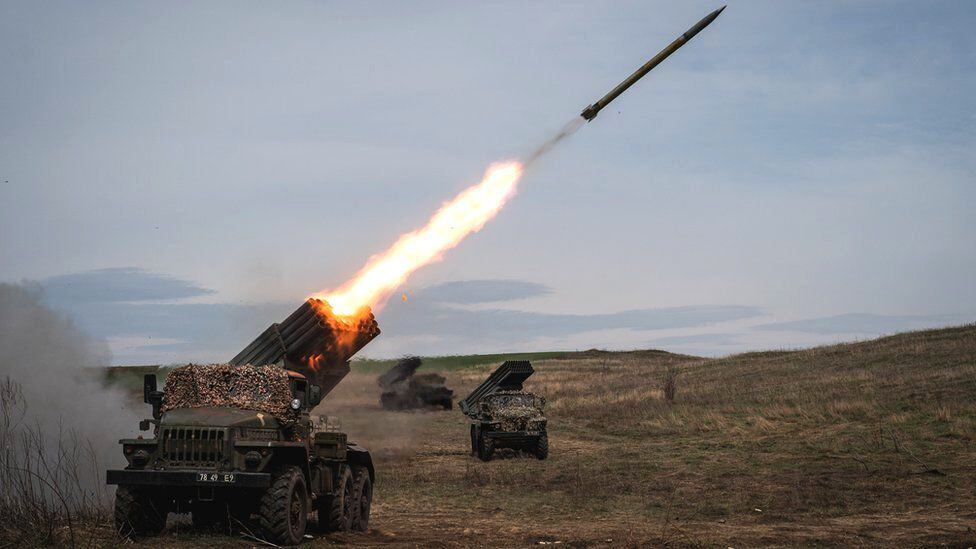 Ukrainian forces attack Russian positions in the Donbas region.  (GETTY IMAGES).
