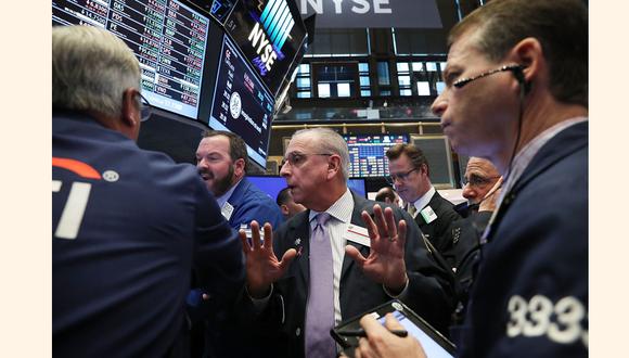A las 14:00 hora local (18:00 GMT), el Dow Jones de Industriales bajaba un 0,86 %; el selectivo S&P 500 un 0,90 % y el índice Nasdaq un 0,84 %, en una clara reacción negativa de los inversores, que comenzaron la sesión con cautela. (Foto:Bloomberg)