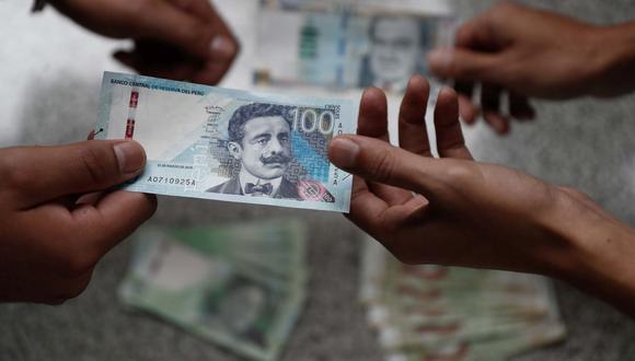 Peruanos reciben subsidios económicos del Gobierno peruano (Foto: GEC)