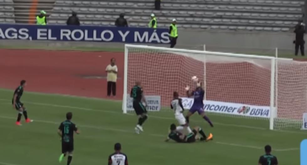 Luis Advíncula se mandó con un centro que terminó en el primer gol de los Lobos BUAP. (Foto: Captura)