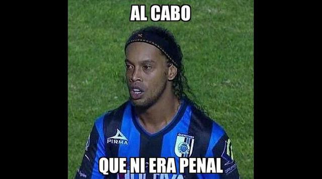 Los memes del debut de Ronaldinho en el Querétaro de México - 1