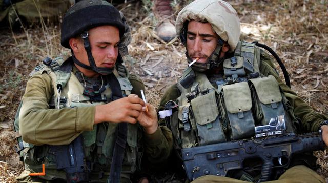 Los soldados israelíes que esperan la orden para invadir Gaza - 1