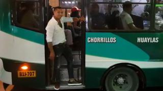 Facebook: Jonathan Maicelo fue "cobrador" de bus en Chorrillos