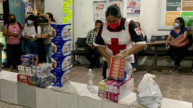 Donations for the injured recovering at the Red Cross clinic in Tuxla Gutiérrez.  (MARCOS GONZÁLEZ BBC).