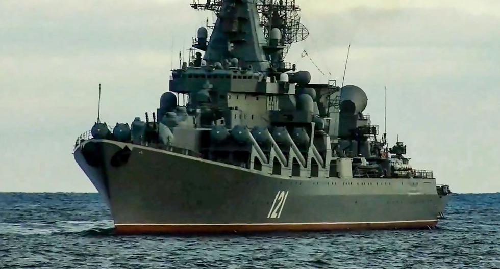 En crucero ruso Moskva en una foto de archivo durante los ejercicios navales de Rusia en el Mar Negro, en las afueras del puerto Sebastopol, en Crimea. (AFP).
