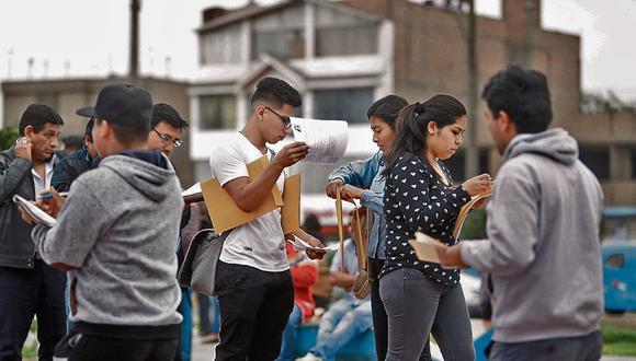 Muchas empresas de los rubros de restaurantes y hotelería están presentando estas solicitudes de suspensión perfecta de labores, pues vienen siendo golpeados por el estado de emergencia. (Foto: Archivo)