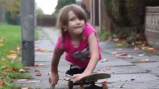 YouTube: niña sin piernas no tiene límites y disfruta del skate