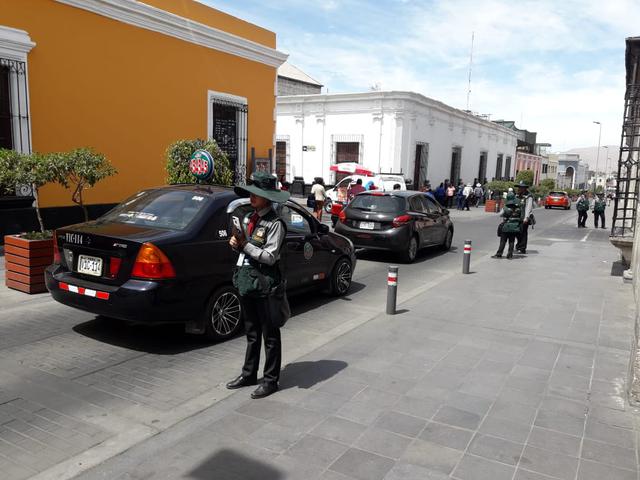 Arequipa: 'plaqueo' redujo hasta en 25% el ingreso de vehículos al Centro Histórico. (Foto: Zenaida Condori)