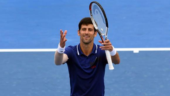El tenista serbio, Novak Djokovic, volvió a jugar luego de 181 días y derrotó por 6-1 y 6-4 a Dominic Thiem en el torneo de exhibición el “Kooyong Classic". (Foto: AFP).