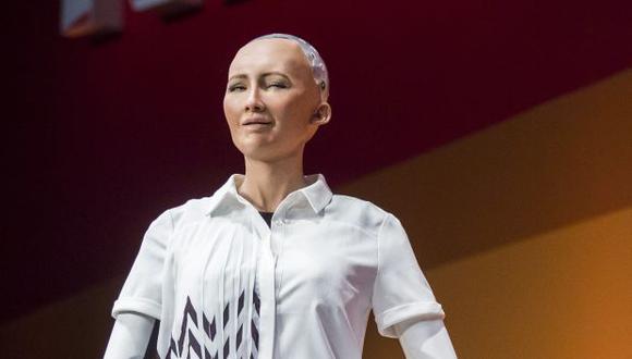Sophia es la primera robot del mundo con ciudadanía y es de Arabia Saudita. Así lo anunció ella misma este miércoles en una conferencia. (Foto: AFP)