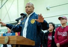 Alcalde pone ahora en duda que migrantes tengan derecho a albergues en Nueva York