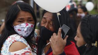 Familiares despiden a víctimas de matanza en Colombia con pedidos de justicia | FOTOS