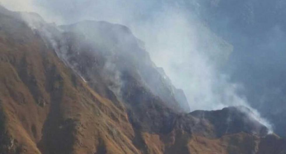 En 80% se tiene controlado el incendio forestal que viene afectando diversas áreas de cobertura natural en Aobamba, distrito de Machu Picchu, en Cusco. (Foto: Andina)