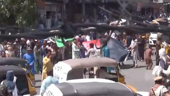 Imagen de la protesta en las calles de Jalalabad, capital de la provincia de Nangahar. (Captura de video/Agencia de noticias afgana Pajhwok).