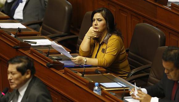 Ana Jara pide reprogramar su cita en Fiscalización por pañales