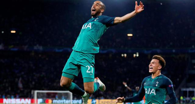 Lucas Moura celebra su hat trick por todo lo alto. (Foto: REUTERS)