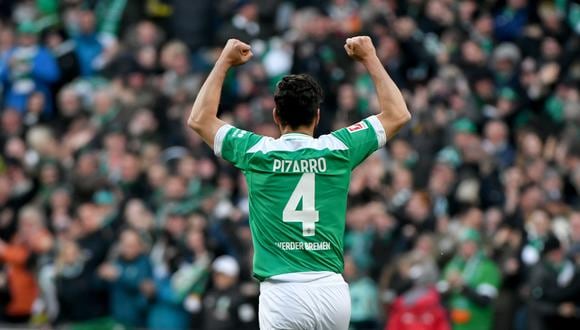 Claudio Pizarro lleva 197 goles en la Bundesliga. (Foto: AFP)