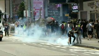 Hong Kong: policía dispara gases lacrimógenos contra cientos de manifestantes | VIDEO