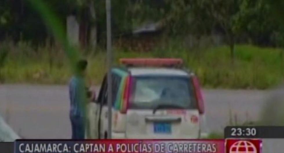 Cajamarca: policías cobraban presuntas\'coimas\' a transportistas. (Foto: América TV)