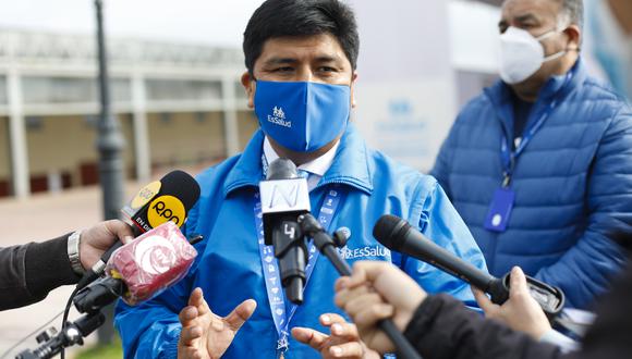 Mario Carhuapoma ha señalado que no planea renunciar. (Foto: Essalud)