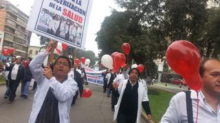 La crisis en hospitales se agrava con el paro de médicos de Essalud