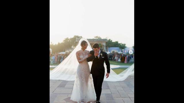 Priyanka Chopra y Nick Jonas se casaron en una boda de ensueño. El vestido de la novia fue un diseño de Ralph Lauren. El increíble velo tuvo más de 22 metros de largo. (Foto: Instagram)