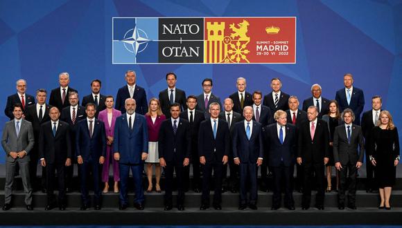 Los Jefes de Estado y de Gobierno posan para la foto oficial de grupo durante la cumbre de la OTAN en el centro de congresos de Ifema en Madrid, el 29 de junio de 2022. (Pierre-Philippe MARCOU / AFP).