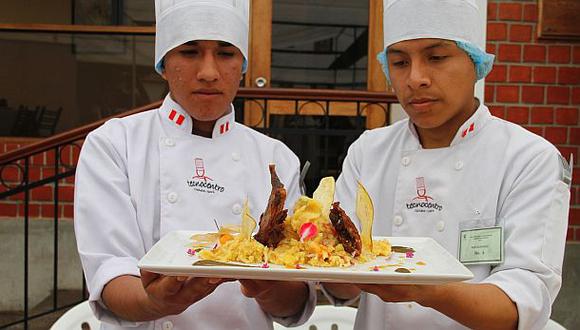 Plato de cuy confitado triunfó en concurso de comida en Cañete