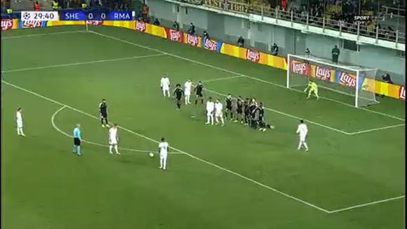 David Alaba marca de tiro libre el 1-0 del Real Madrid vs. Sheriff. (Video: ART Sport)