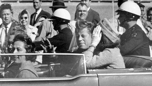 Quienes cuestionan la versión oficial sobre el asesinato de John F. Kennedy esperan impacientes la decisión de Donald Trump. (Foto archivo: AP)