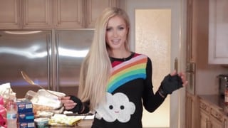 Paris Hilton te enseña a cocinar con sus tutoriales llenos de estilo y glamour tus platillos favoritos