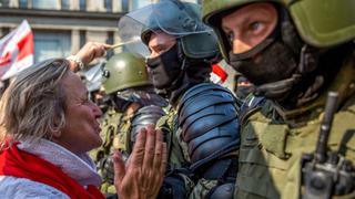 Más de 100.000 manifestantes protestan contra Lukashenko en medio de un enorme despliegue policial | FOTOS