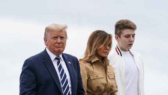 Donald Trump junto a su esposa Melania y al hijo de ambos, Barron. (Reuters).