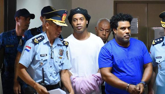 Ronaldinho Gaúcho vinculado a un nuevo caso con la justicia brasileña. (Foto: AFP)