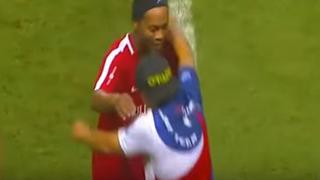 El grandioso gesto de Ronaldinho que dio la vuelta al mundo [VIDEO]