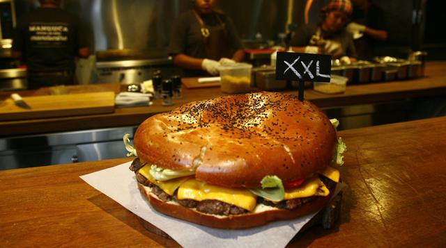 ¿Te comerías una hamburguesa de 800 gramos de carne? - 1