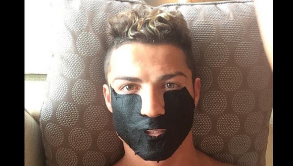 Cristiano Ronaldo publicó su foto con esta curiosa máscara