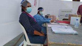 Piura: mujer embarazada asume rol de miembro de mesa para iniciar votación en un colegio 