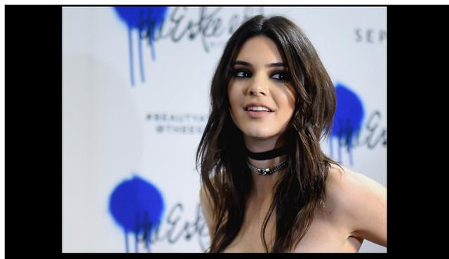 La modelo Kendall Jenner fue blanco de decenas de comentarios tras asistir a la fiesta de Navidad organizada por su hermanastra Kim Kardashian. (AFP)