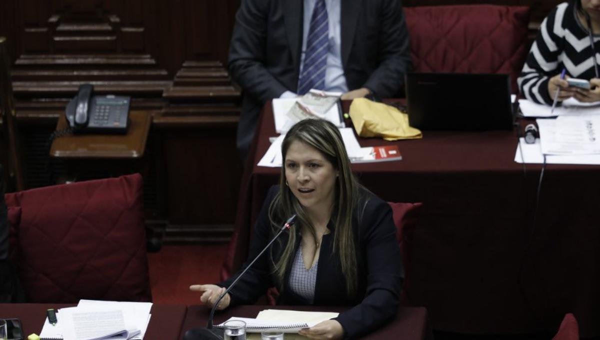 La congresista Yeni Vilcatoma reiteró su rechazo a proyecto de adelanto de elecciones (Foto: Anthony Niño de Guzmán)