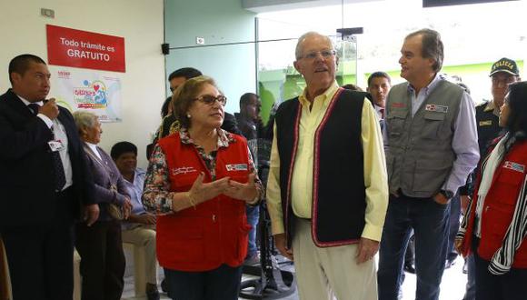 PPK visitó el Centro de Emergencia Mujer (CEM) de la comisaría de Santiago de Surco. (Foto: Presidencia de la República)