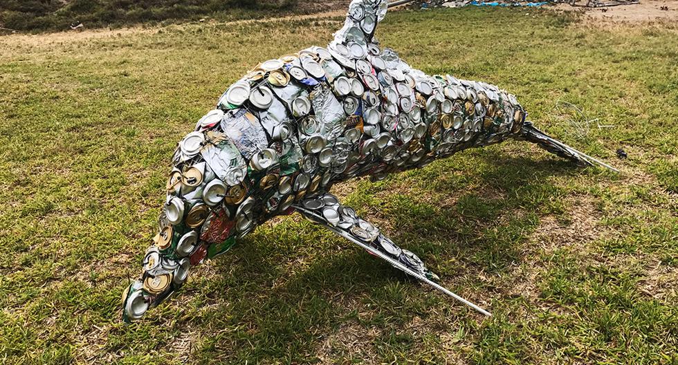 ¿Llegas a la playa y te encuentras con mucha basura? Mira lo que estas personas están haciendo por ti y no te has dado cuenta. (Foto: Difusión)