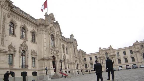 El jefe de Estado llegó a la sede del Poder Ejecutivo cerca a las 2:00 p.m. luego de participar en el II Congreso Macrorregional de Alcaldes del Bicentenario en Moquegua. (Foto: El Comercio)