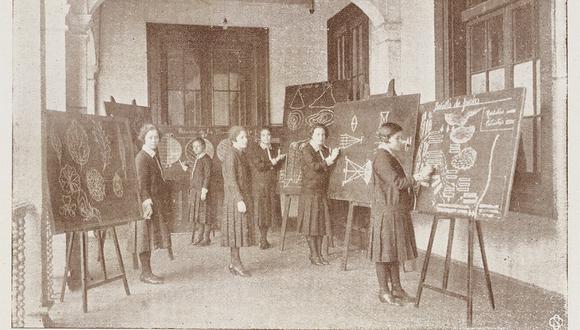 Alumnas de la Escuela Normal de Mujeres realizan prácticas de sus clases. Imagen de 1926 publicada en el folleto Escuela Normal de Preceptoras: Cincuentenario de su Fundación, Lima