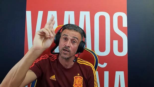 Luis Enrique launches a harsh threat against Ferran Torres in the case make a gesture.  (Photo: Twitch)