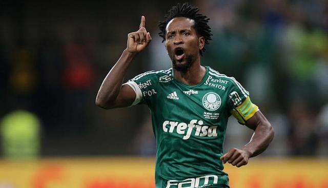 Zé Roberto con 42 años es un indiscutible en el Palmeiras. (Foto: AFP)