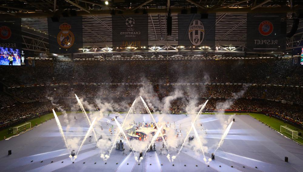 The Black Eyed Peas amenizó la previa de la final de la Champions League entre Juventus y Real Madrid con un espectáculo de músical. Llamó la atención la ausencia de Fergie, su vocalista. (Fotos: Reuters/ Texto: EFE)